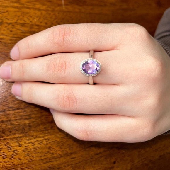 10kt White Gold Halo Ring- Diamonds and Amethyst - Picture 3 of 10